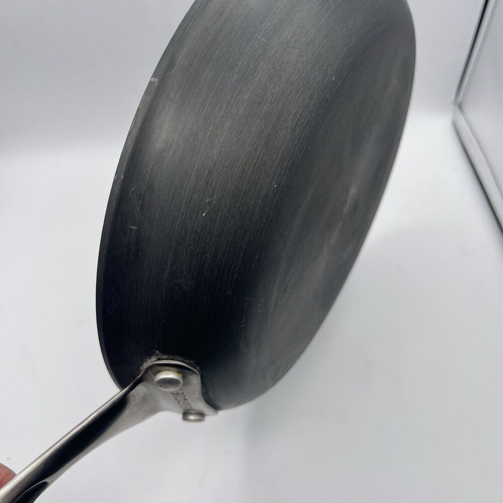 Belgique 9.5 inch Skillet Hard Anodized - Picture 7 of 16